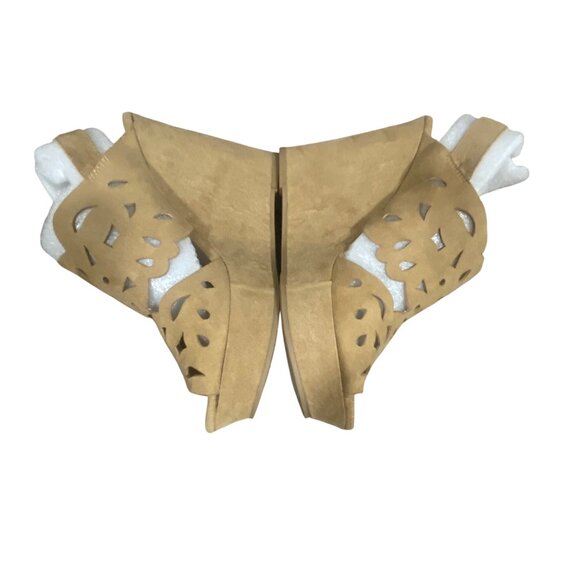 Chinese Laundry In Love Micro Suede Scalloped Cutout Wedge Sandals in Camel Sz 7 - Picture 3 of 10